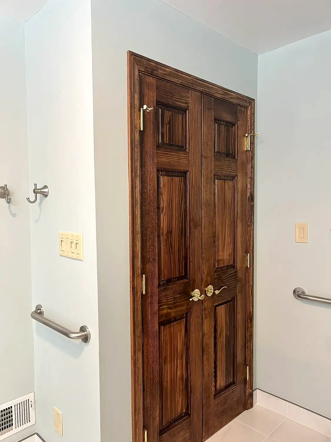 Accessible primary bathroom, bathroom remodeling project in Northern Virginia by HOM Design & Build, view 5