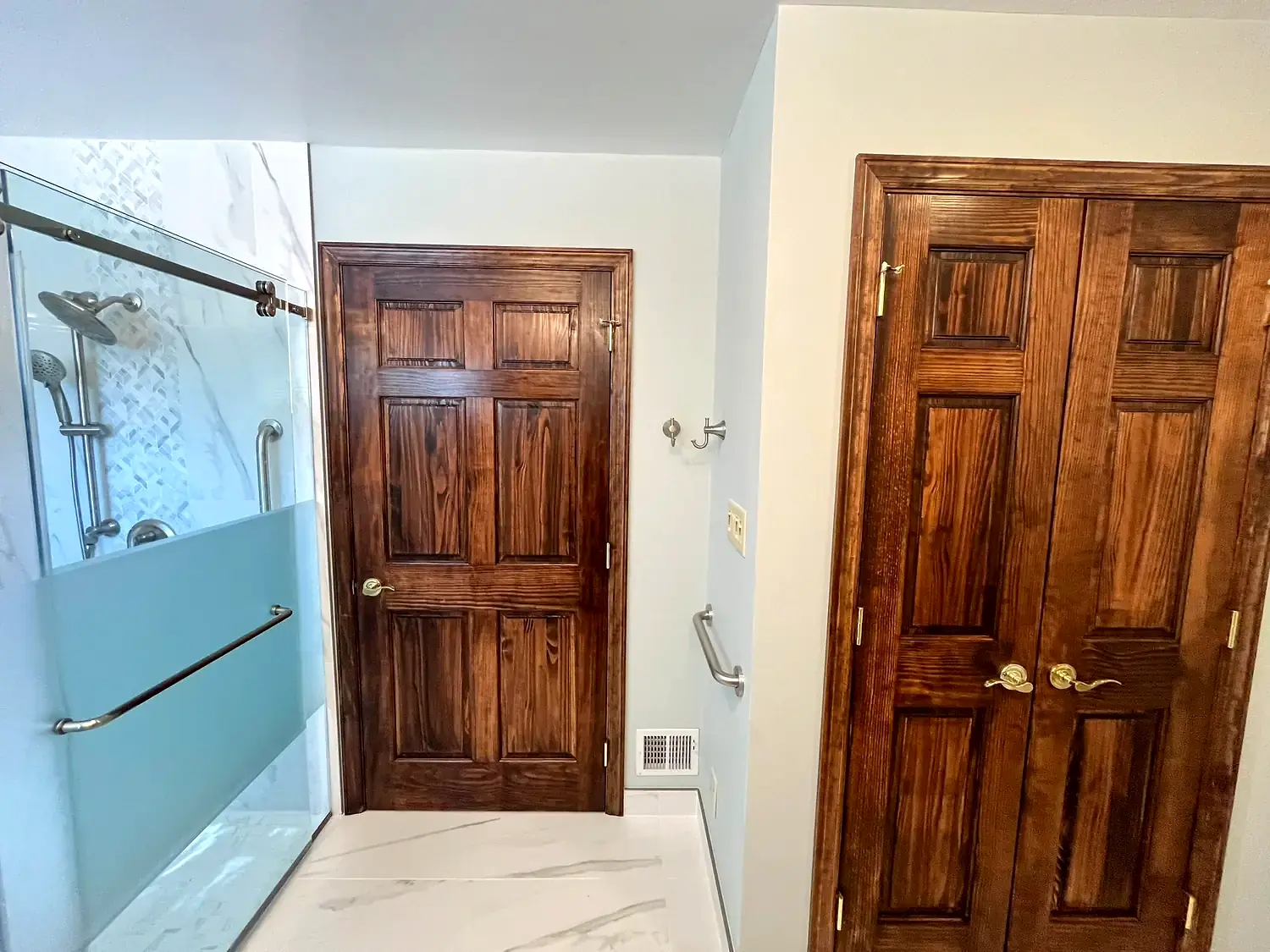 Accessible primary bathroom, bathroom remodeling project in Northern Virginia by HOM Design & Build, view 21